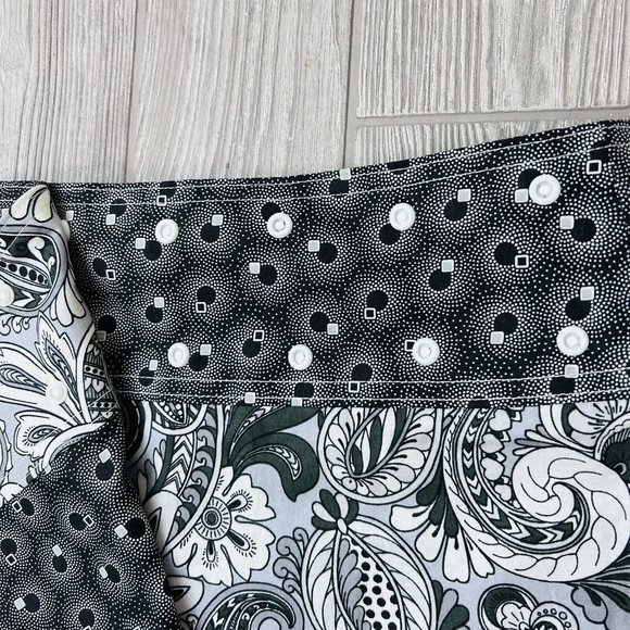 Sweet Spot Skirt Reversible Wrap Mini Adjustable Paisley Floral Black White Gray - Picture 6 of 12